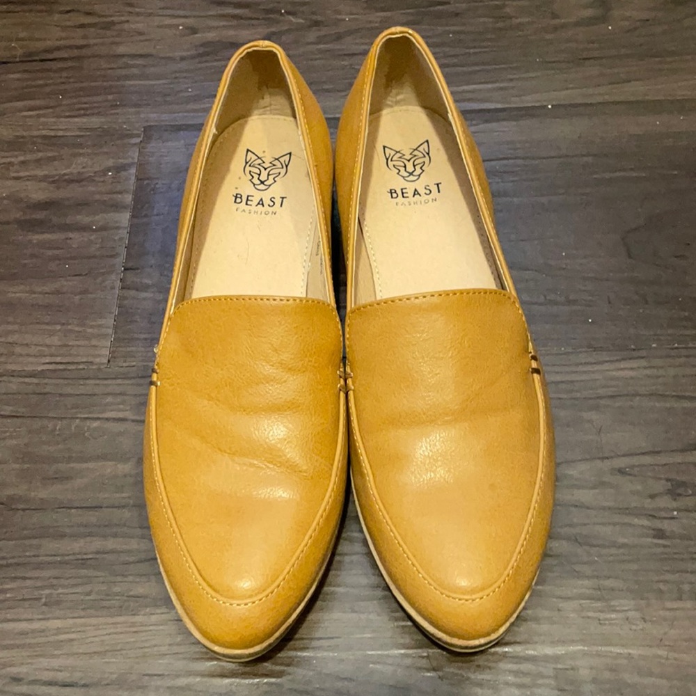 BEAST Fashion size 7.5